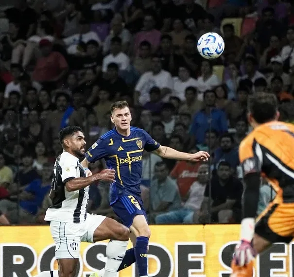 Boca goleó a Central Córdoba de Santiago del Estero y es escolta del Grupo A