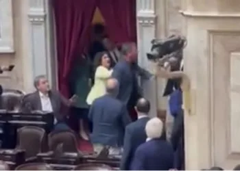 Escándalo en Diputados: la sesión por Bahía Blanca terminó con empujones, gritos e insultos