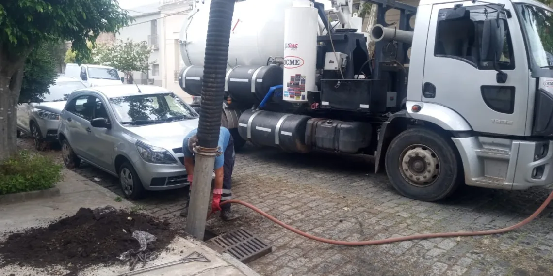 El Municipio desplegó un intenso operativo de limpieza de desagües pluviales