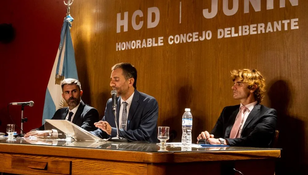 Iluminación de Circunvalación, nuevas líneas de crédito y más lotes Proyectar algunos de los ejes del discurso de Petrecca