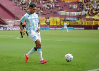 Racing derrotó a Santamarina de Tandil por 2 a 0 y avanzó a 16avos de la Copa Argentina