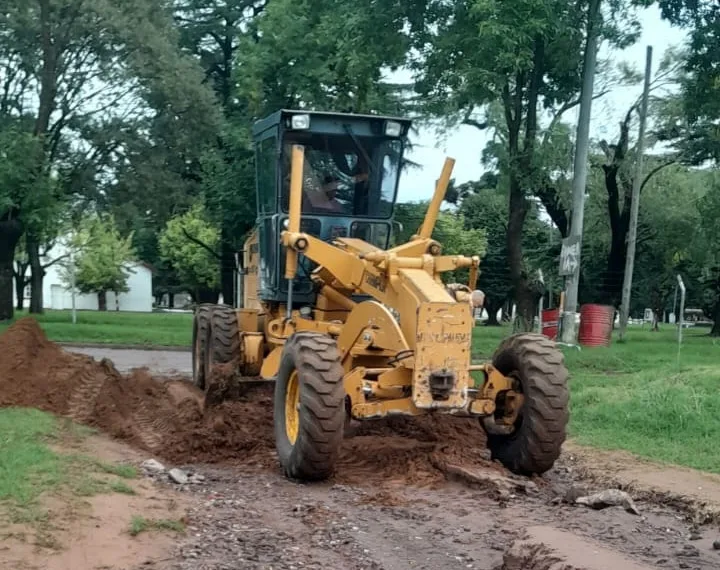 Tras las lluvias, el Municipio continuó  con trabajos en diferentes barrios