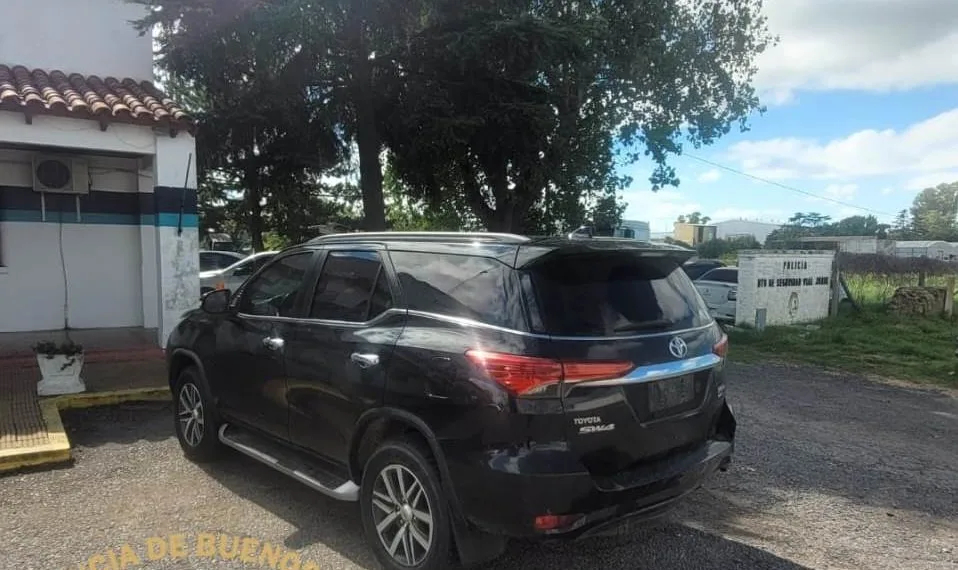 Dos aprehendidos por circular en una camioneta con pedido de secuestro