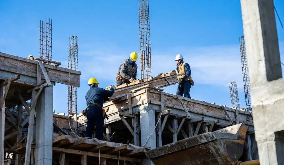 La construcción sigue sin repuntar de manera sostenida