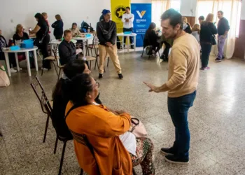 «La Muni en tu Barrio»: todos los programas municipales llegaron al Emilio Mitre