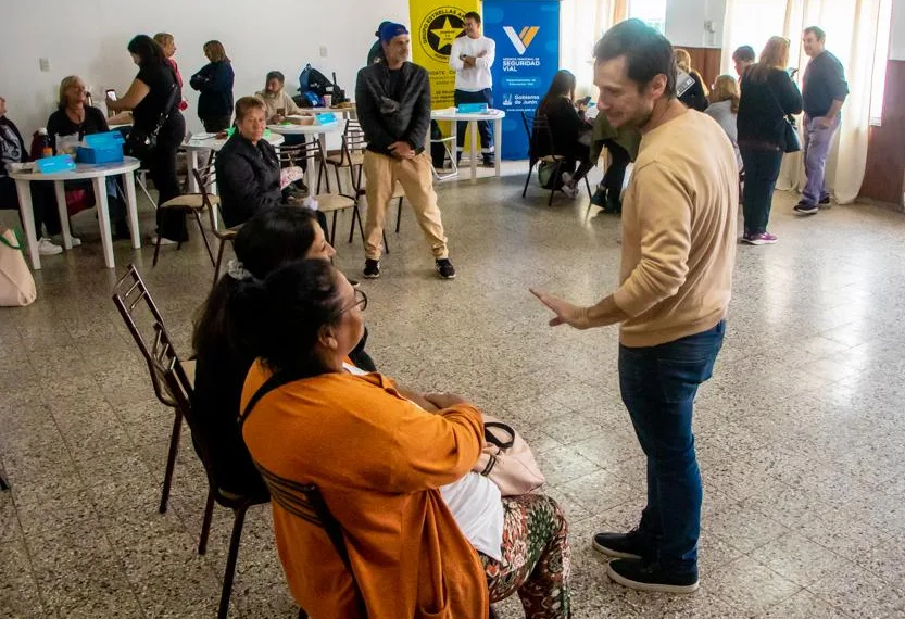 «La Muni en tu Barrio»: todos los programas municipales llegaron al Emilio Mitre