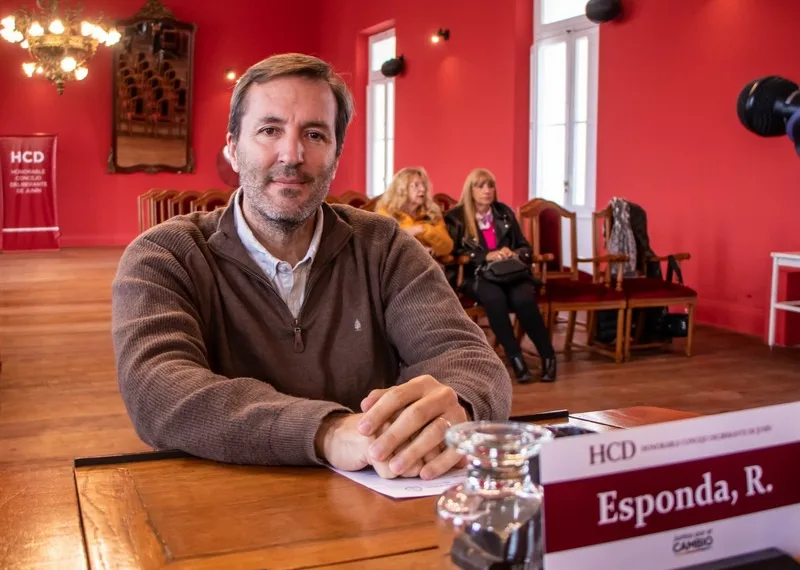 Dos décadas de desequilibrios en un Estado gobernado por extremos que no funcionan