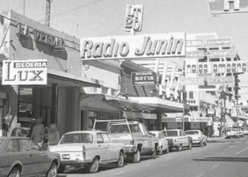 Editorial: La radio acompañando