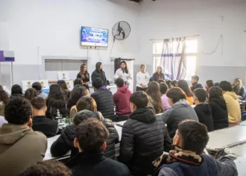 «Voy en Cole»: primer taller de concientización en la Escuela Agraria