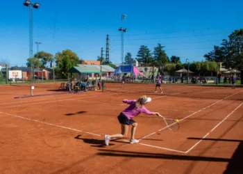 Comenzó el Torneo Regional de Tenis