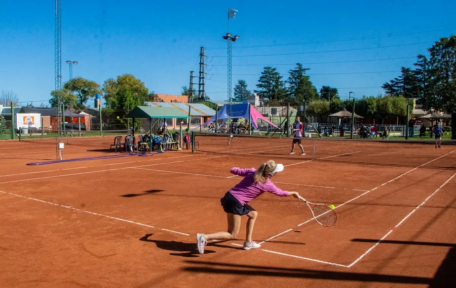 Comenzó el Torneo Regional de Tenis