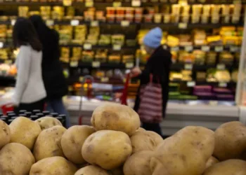 El consumo masivo cayó 5,4% en marzo y ya suma 16 meses consecutivos en rojo