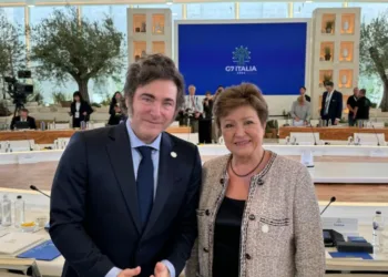 Jubilaciones, impuesto y coparticipación: las reformas que le exige el FMI a Milei