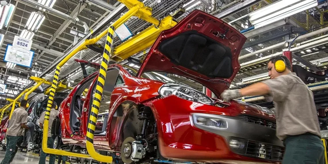 En marzo hubo una fuerte suba en las ventas de autos pero bajó la producción