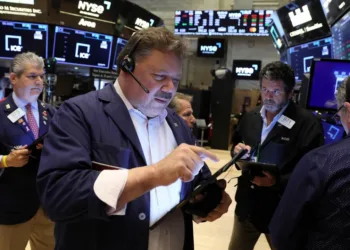 Caen los bonos argentinos y el riesgo país supera los 1.000 puntos