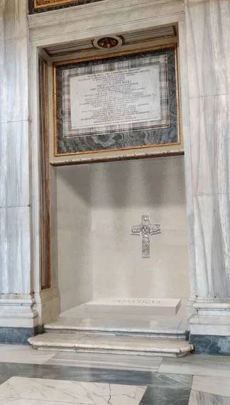 Así es el diseño de la tumba del papa Francisco