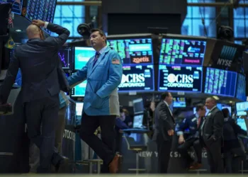 Los mercados cierran con subas y un dólar bajo control