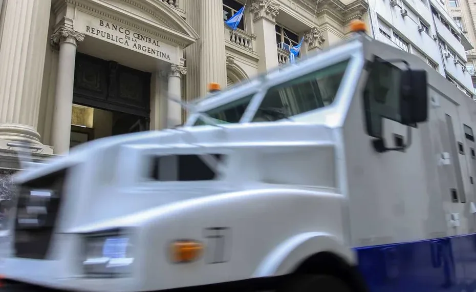 El Banco Central volvió a vender divisas mientras el Gobierno busca tranquilizar al mercado