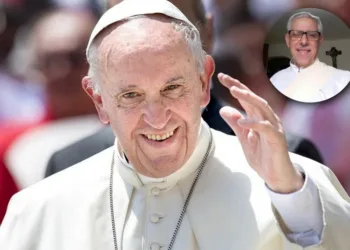 Di Fiori: «Tratamos de procesar esta partida del Papa»