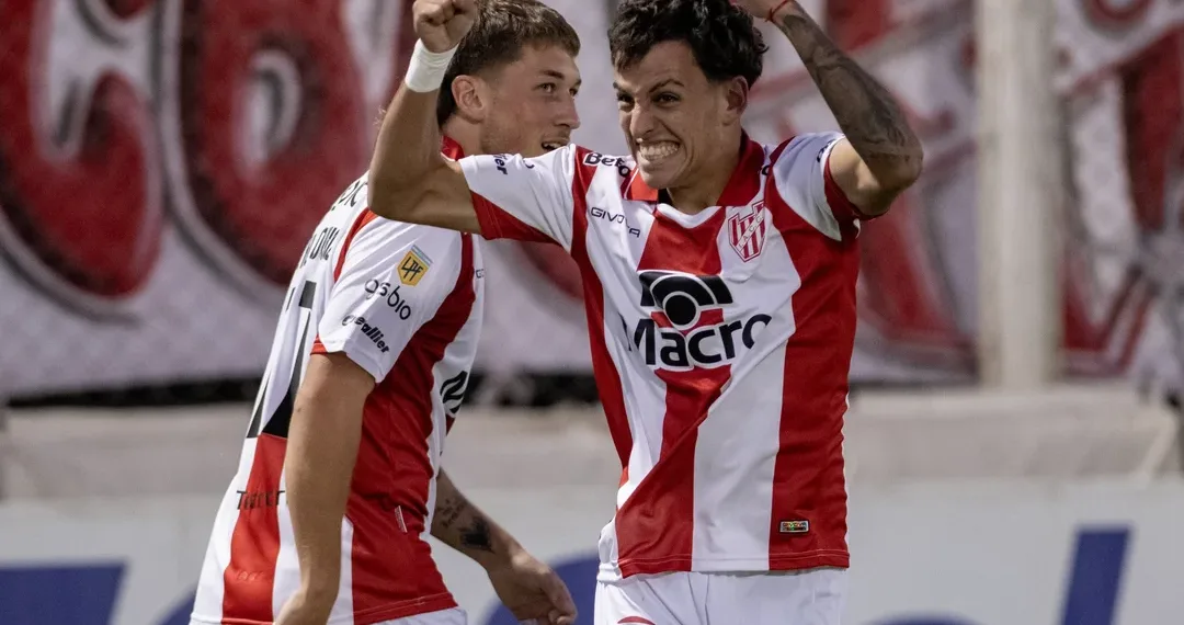 Instituto avanzó en la Copa Argentina con una goleada por 3 a 0 ante Deportivo Madryn