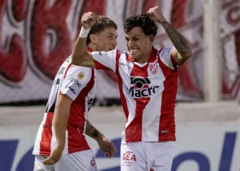 Instituto avanzó en la Copa Argentina con una goleada por 3 a 0 ante Deportivo Madryn