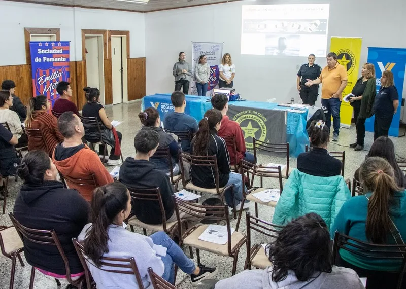 Más vecinos acceden a los cursos obligatorios para la obtención de la licencia de conducir