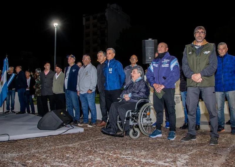 Con mucha emoción, se llevó a cabo la Vigilia para conmemorar un nuevo aniversario de la gesta de Malvinas