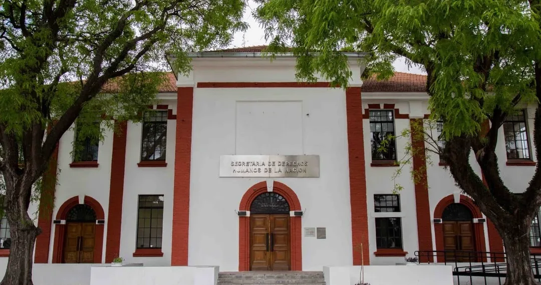 El Gobierno degradó la Secretaría de Derechos Humanos a Subsecretaría y anunció recortes del 30% del personal