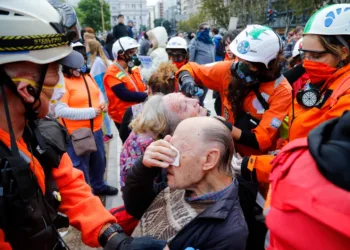 Nuevas corridas y tensión en la manifestación de jubilados frente al Congreso