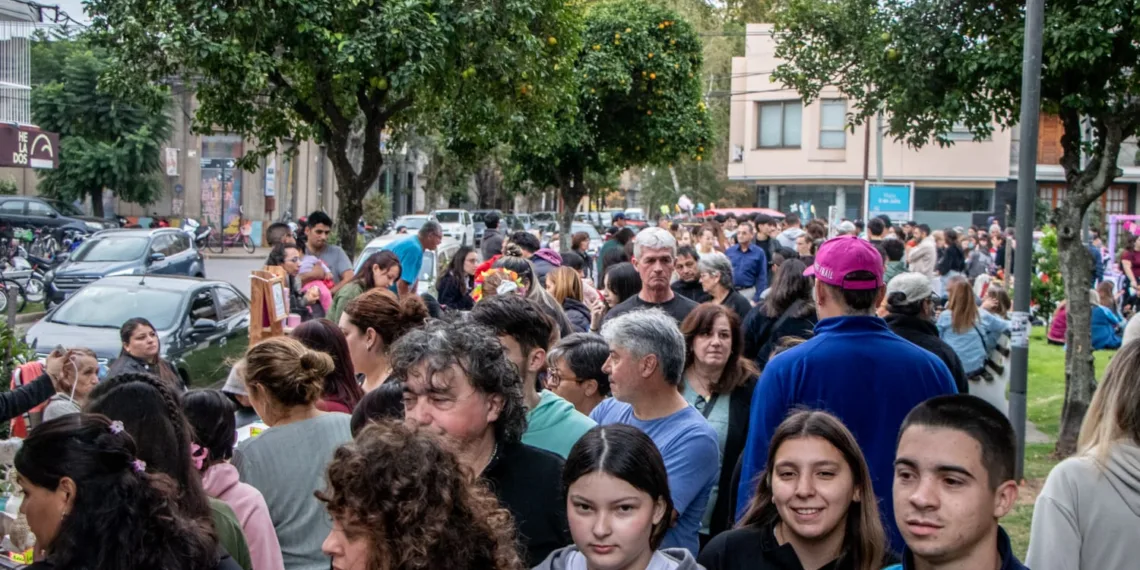 Nueva y exitosa edición de la Feria por el Día del Trabajador