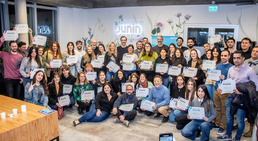 Gentilucci: “Tenemos profesionales que van a trabajar  al Coworking municipal para Argentina y el mundo”