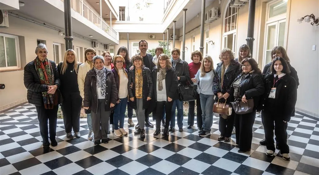 Adultos mayores fueron recibidos por el intendente Petrecca