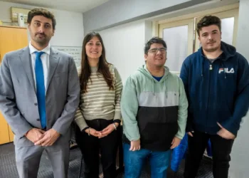 Jóvenes juninenses desarrollan una app para personas con dificultades para comunicarse
