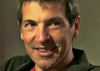 Propuestas teatrales de Pablo Albarello en México, Uruguay y en Junín