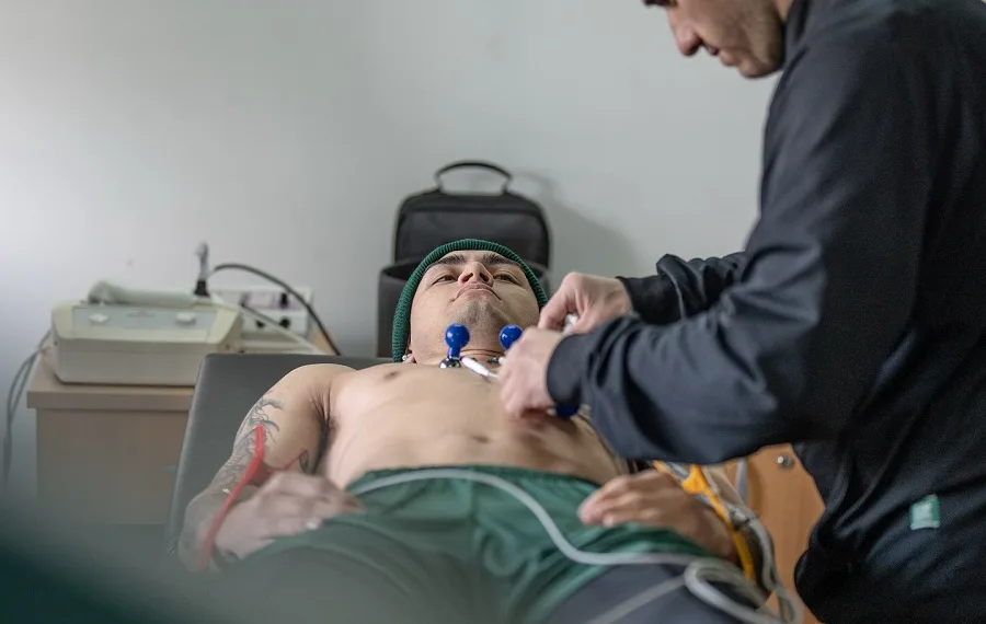 Volvió Sarmiento, a la espera de refuerzos