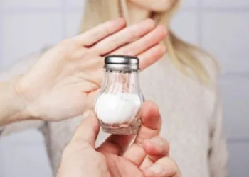 Semana de concientización del consumo de sal: por qué hace mal y qué hábitos se pueden cambiar