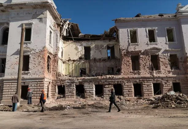 La región ucraniana de Sumy ordenó la evacuación de 11 aldeas por los bombardeos rusos