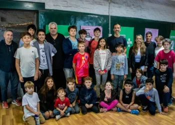 Petrecca visitó la Escuela de Ajedrez y ratificó el compromiso de su gestión con los deportistas