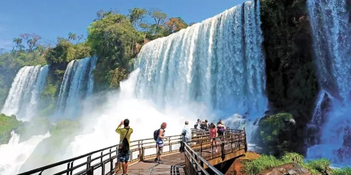 El fin de semana largo movilizó a más de un millón de turistas en todo el país