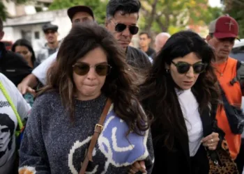 Gianinna Maradona: “Todo fue una obra de teatro para  seguir teniendo a mi papá en un lugar oscuro, feo y solo”