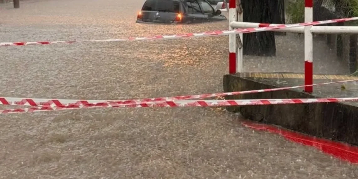 Defensa Civil emite alerta crítica: «No transitar» en el norte y oeste bonaerense por el temporal