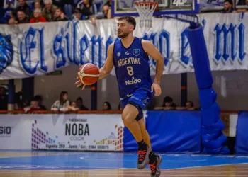 Argentino perdió en el último partido de local de la fase regular