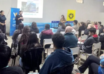 Curso sobre licencias de conducir en barrio «Los Almendros»