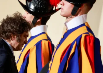 Javier Milei viajará a la ceremonia de asunción del papa León XIV