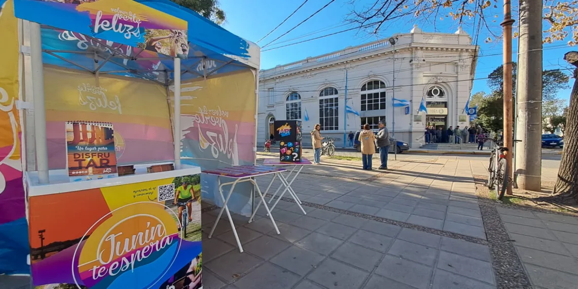 “Caravanas Turísticas” visitó la ciudad de Rojas para promocionar el turismo en Junín