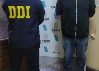 Dos detenidos por amenazas, lesiones leves y desobediencia