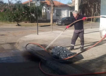 Intenso accionar de la dirección de Obras Sanitarias en barrios