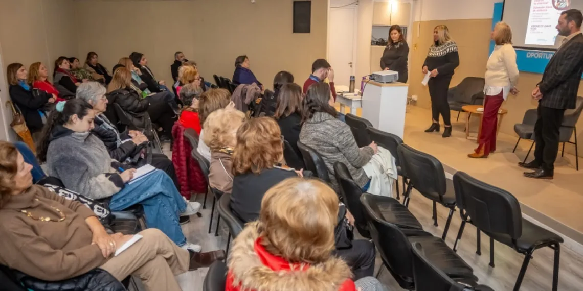 Adultos mayores participaron de una charla  sobre estafas