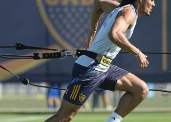 Edinson Cavani quedaría al margen del debut de Boca