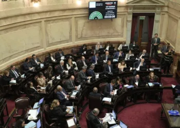 Los senadores tendrán otro aumento y pasarán a cobrar más de $9,5 millones